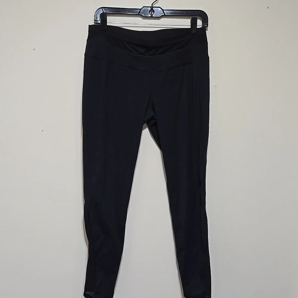 Manduka Mesh Women's Black Capri Leggings - Picture 4 of 7